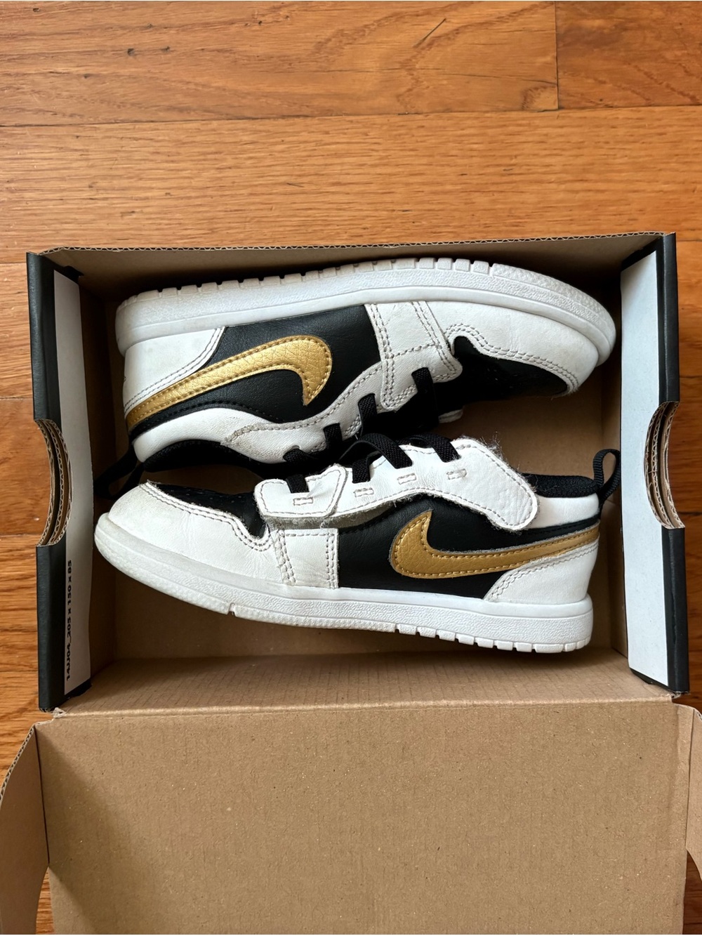 Nike Kids Jordan 1 Low-Top Sneakers